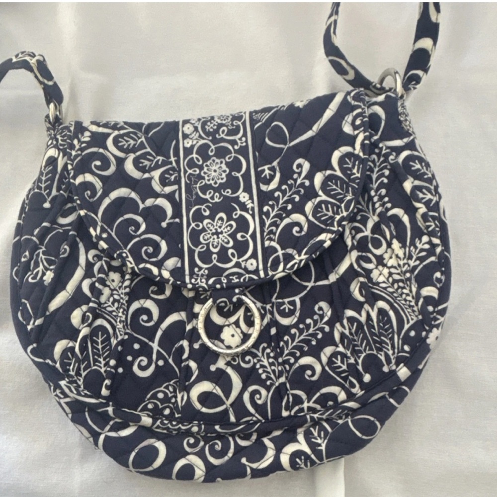 Vera Bradley Navy White Quilted Floral Shoulder Bag Ring Accent Magnetic Closure